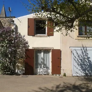 Hébergement de vacances Maison Sous Les Platanes, Saint-Pantaléon-les-Vignes